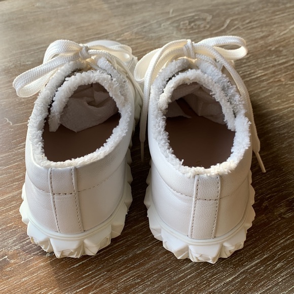 Stuart Weitzman Fringe Coverstory - Picture 6 of 14